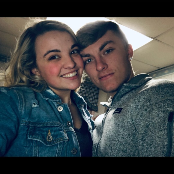 Meet your Posher, Carli - Picture 1 of 1